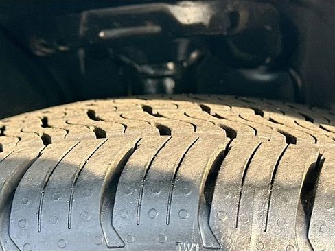 Used 2021 Hyundai Venue Denim image 32