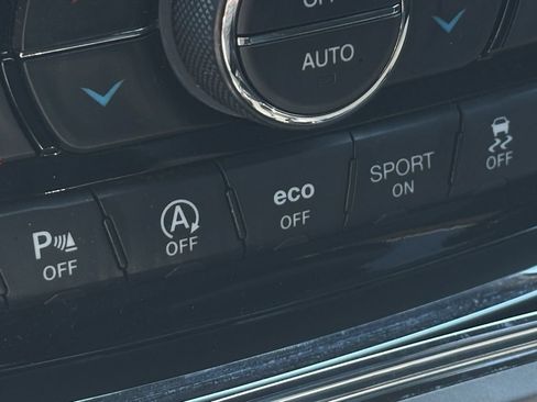 Used 2021 Jeep Grand Cherokee Laredo X RWD image 28