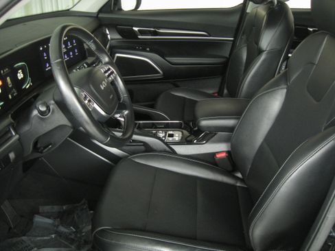 Certified 2023 Kia Telluride LX image 7