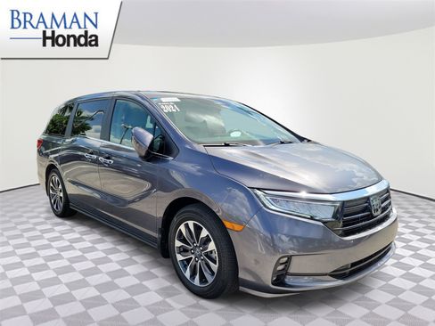 Certified 2024 Honda Odyssey EX-L image 2