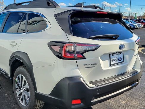 Certified 2025 Subaru Outback Premium w/ Popular Package #1A AWD/4WD image 6
