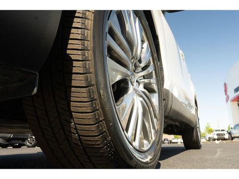 Used 2021 Toyota Venza Limited w/ Advanced Technology Package AWD/4WD image 9