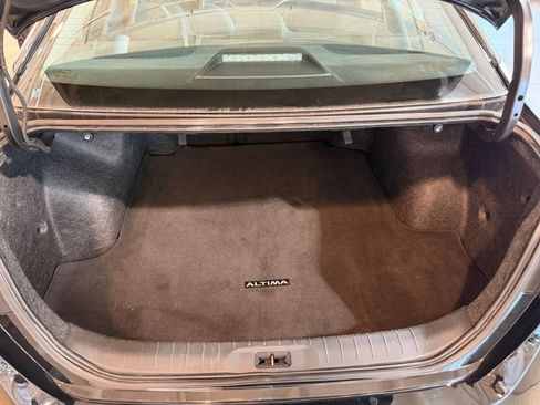 Used 2025 Nissan Altima 2.5 SV FWD image 25