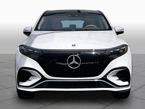 Used 2023 Mercedes-Benz EQS 580 4MATIC SUV image 3