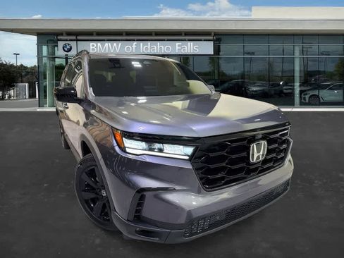 Used 2025 Honda Pilot Black Edition image 2