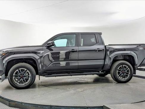 Used 2024 Toyota Tacoma TRD Sport RWD image 3