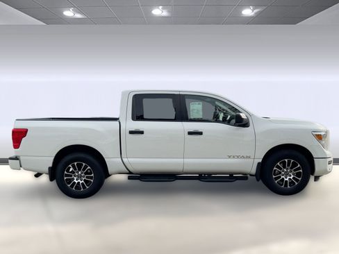 Used 2023 Nissan Titan SV w/ SV Convenience Package image 8
