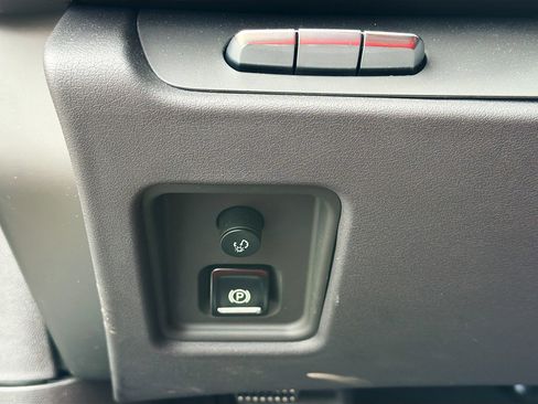 Used 2025 Chevrolet Corvette Stingray Preferred Cpe w/ 2LT image 31