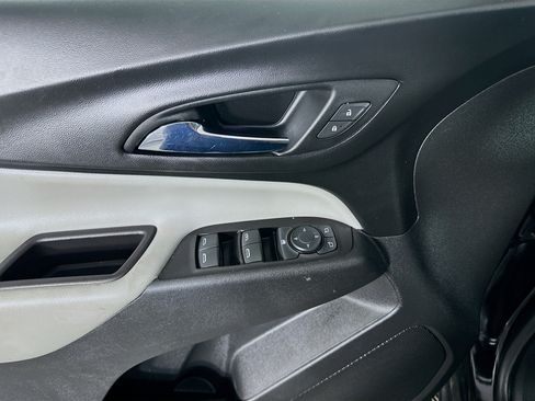 Used 2020 Chevrolet Equinox LS FWD image 15