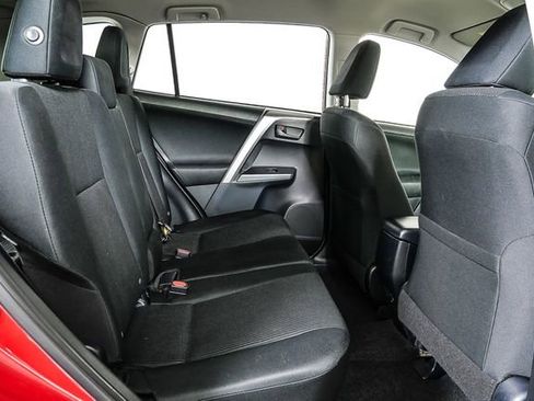 Used 2016 Toyota RAV4 LE w/ Cargo Management Package FWD image 17