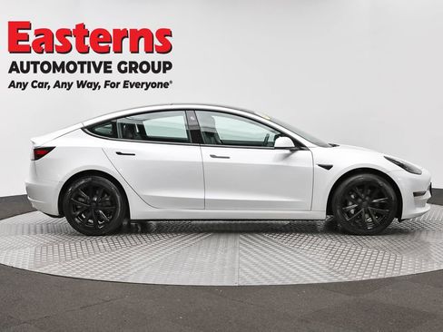 Used 2021 Tesla Model 3 Standard Range Plus image 4
