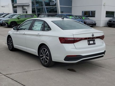 New 2026 Volkswagen Jetta SE image 3