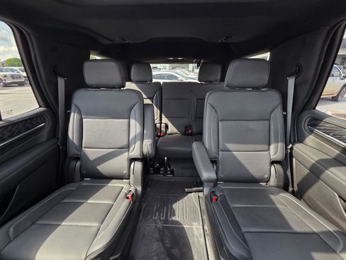 Used 2021 GMC Yukon Denali w/ Denali Ultimate Package AWD/4WD image 28