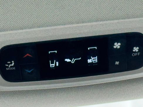Used 2023 Chrysler Voyager LX FWD image 42