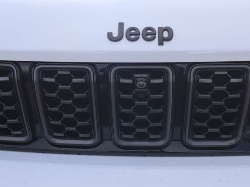 Used 2024 Jeep Grand Cherokee L Summit image 28