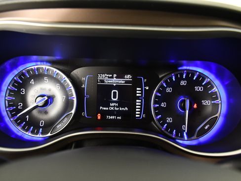 Used 2023 Chrysler Voyager LX FWD image 19
