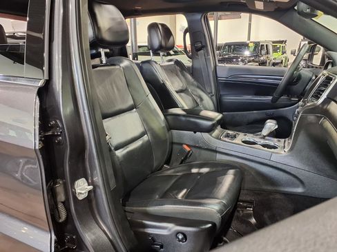 Used 2018 Jeep Grand Cherokee Limited image 22