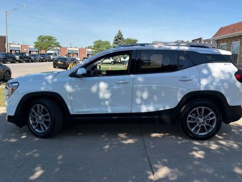 Used 2022 GMC Terrain SLT FWD image 9