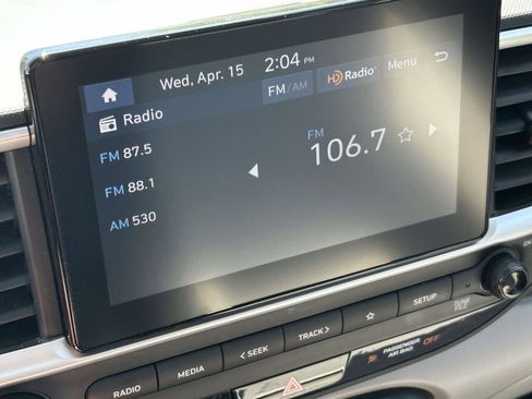 Used 2025 Hyundai Venue SEL FWD image 24