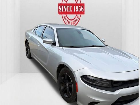 Used 2020 Dodge Charger SXT w/ Leather Interior Group RWD image 1
