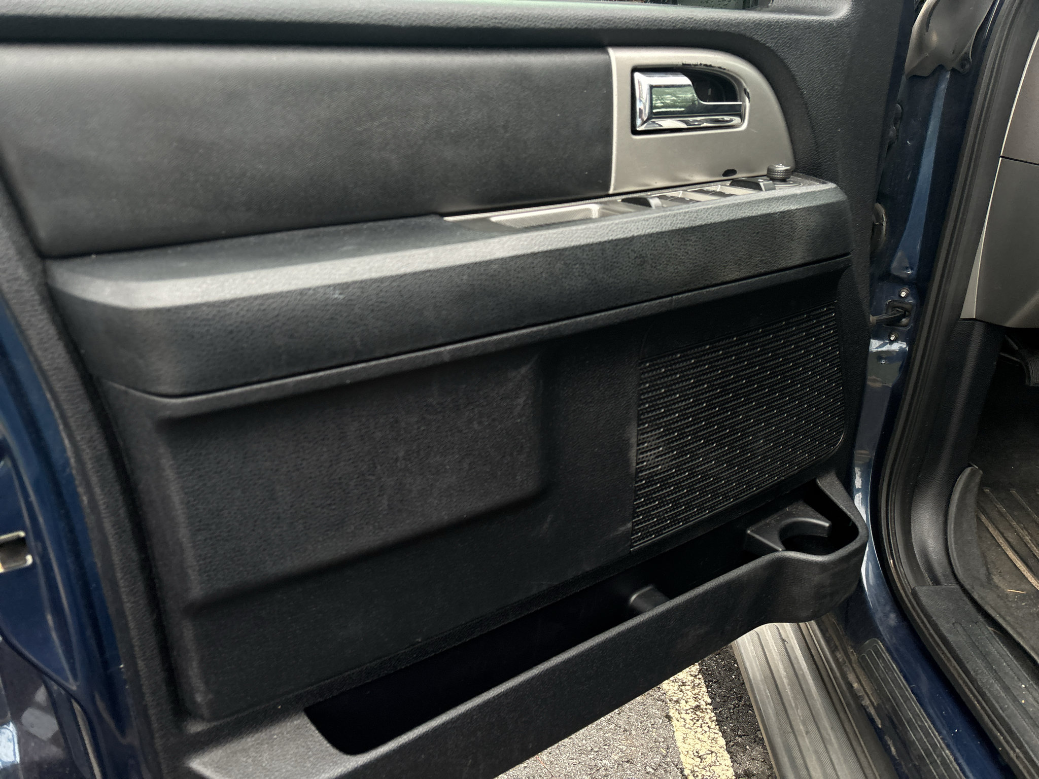 Used 2017 Ford Expedition XLT w/ Equipment Group 202A RWD image 10