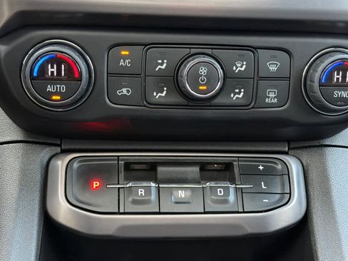 Used 2022 GMC Acadia AT4 w/ Technology Package image 24