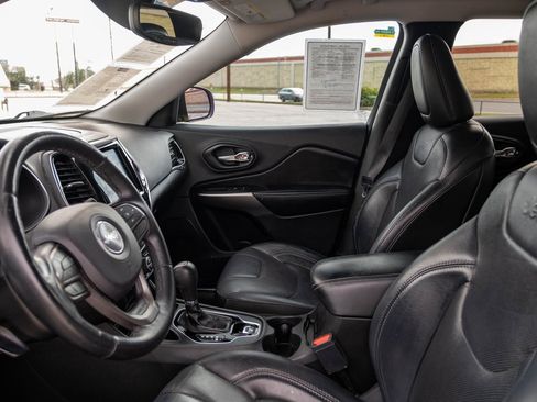 Used 2019 Jeep Cherokee Limited image 13