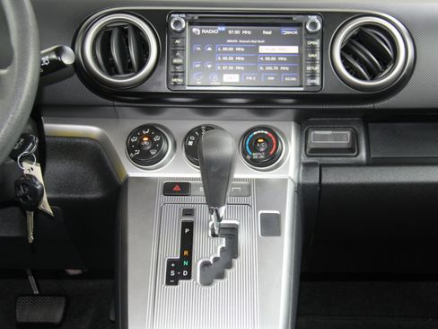 Used 2012 Scion xB image 13