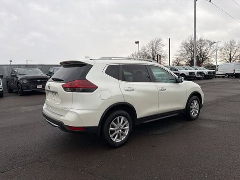 Used 2018 Nissan Rogue SV image 6
