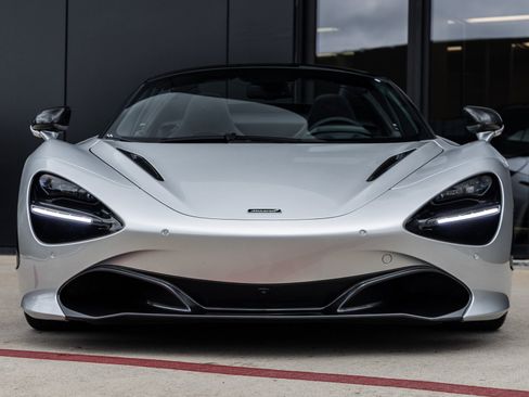 Used 2020 McLaren 720S Spider image 5
