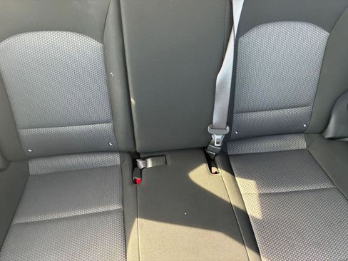 Used 2025 Kia Soul LX w/ LX Technology Package FWD image 36