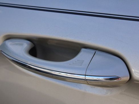 Used 2018 Ford Edge Titanium image 15