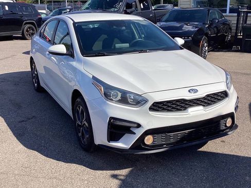 Used 2020 Kia Forte LXS FWD image 2