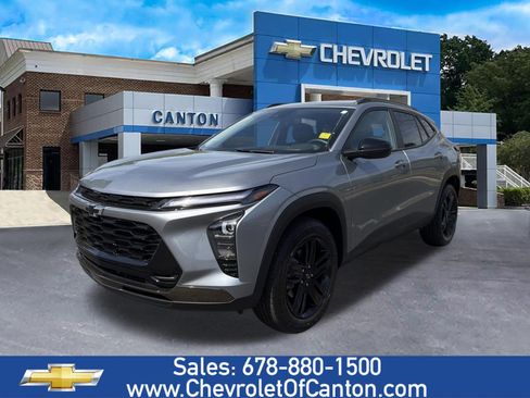 Used 2025 Chevrolet Trax ACTIV w/ Driver Confidence Package FWD image 1