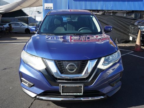 Used 2017 Nissan Rogue S FWD image 4