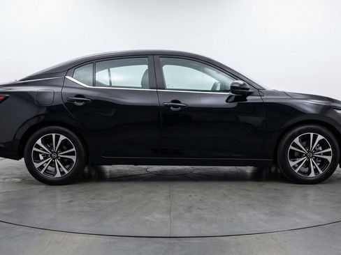 Used 2025 Nissan Sentra SV FWD image 11