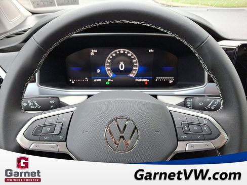 New 2025 Volkswagen Taos SE image 11
