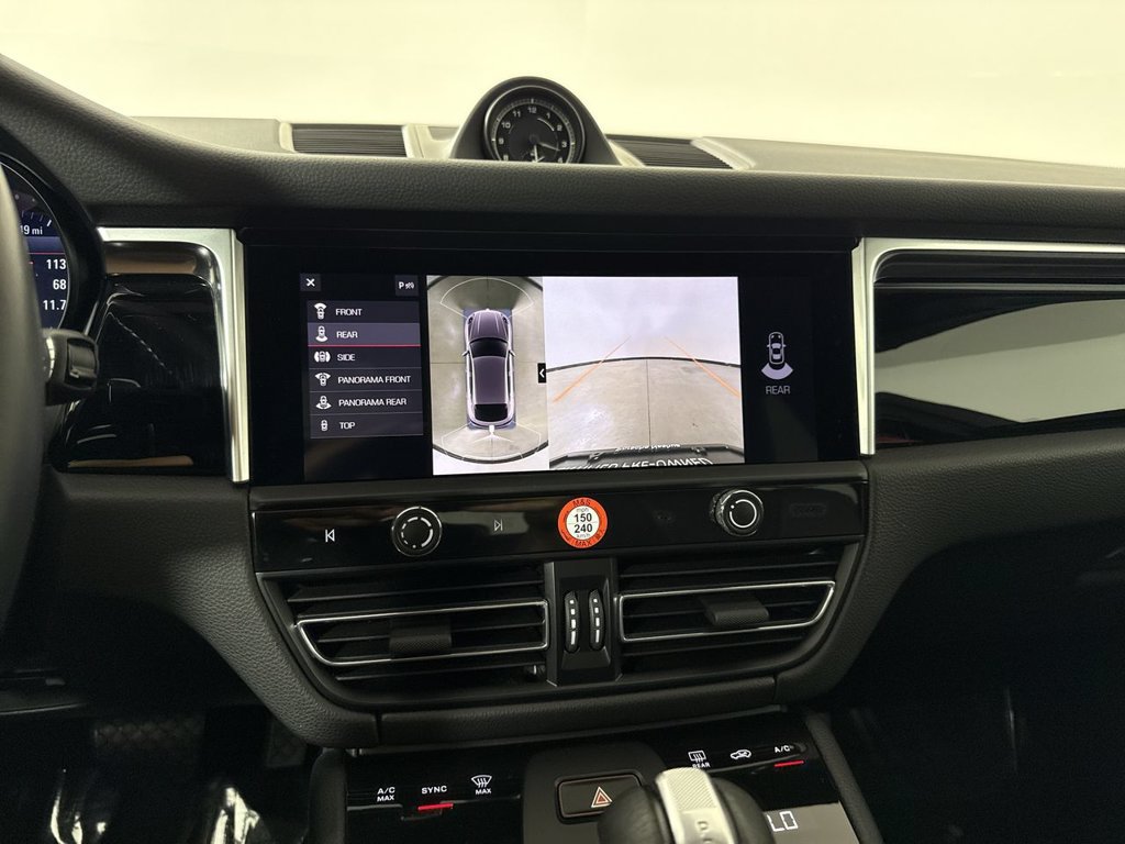 Certified 2023 Porsche Macan AWD/4WD image 30