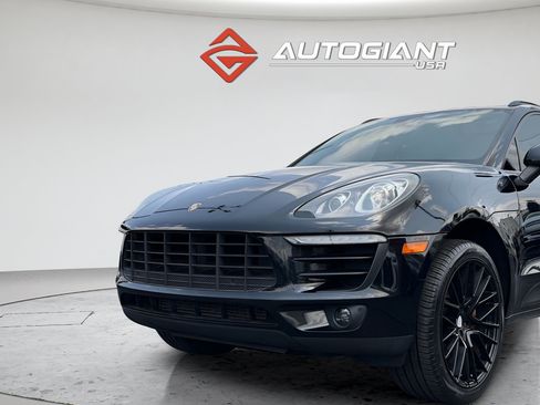 Used 2018 Porsche Macan AWD/4WD image 33