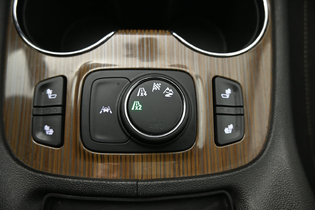 Used 2023 GMC Acadia SLE w/ Driver Convenience Package AWD/4WD image 33