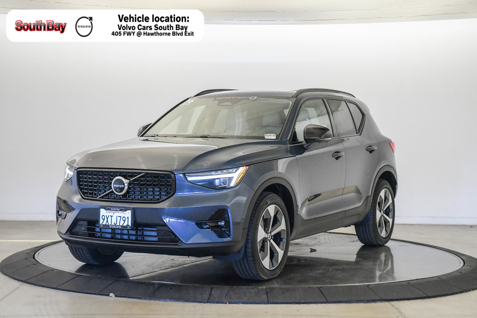 Used 2026 Volvo XC40 B4 Plus w/ Climate Package FWD image 1