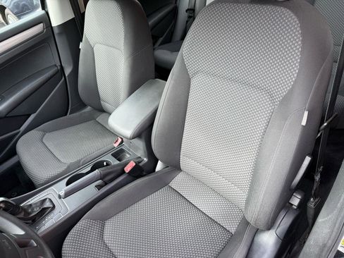 Used 2012 Volkswagen Passat 2.5 S image 6