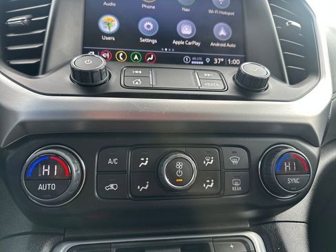 Used 2022 GMC Acadia SLT w/ Trailering Package image 11