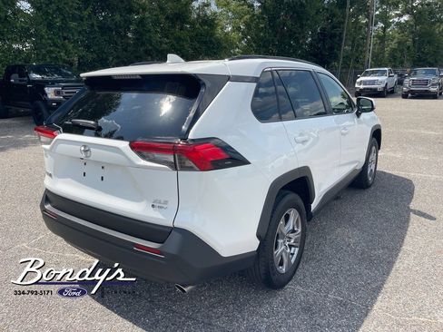 Used 2025 Toyota RAV4 XLE w/ Convenience Package AWD/4WD image 15