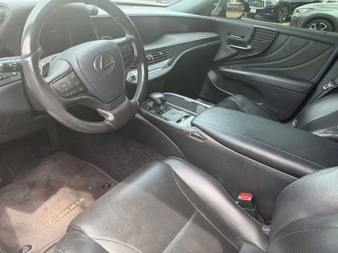 Used 2018 Lexus LS 500 w/ Accessory Package (Z2) RWD image 16