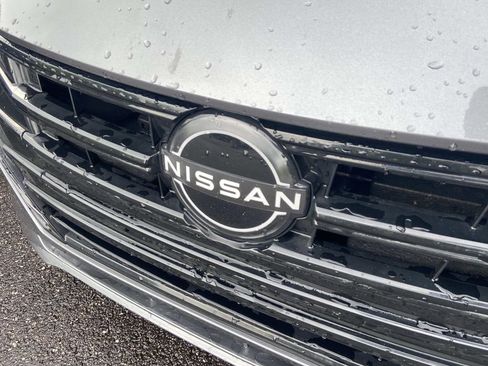 Used 2024 Nissan Versa S w/ Trunk Package FWD image 9