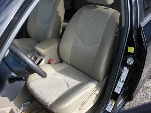 Used 2010 Toyota RAV4 AWD image 30