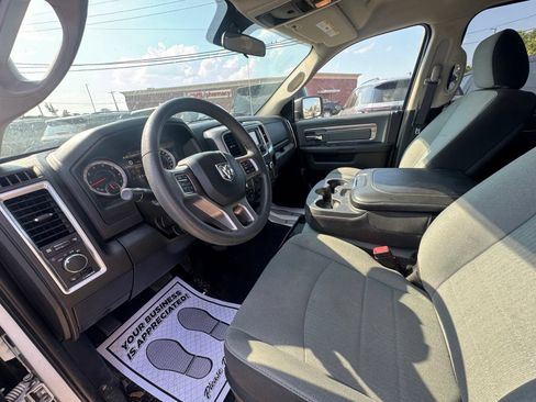 Used 2022 RAM 1500 Classic SLT AWD/4WD image 14