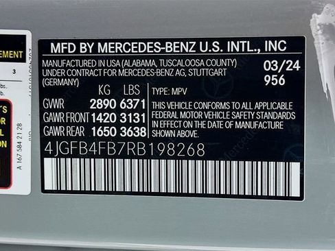 Used 2024 Mercedes-Benz GLE 350 4MATIC w/ AMG Line Exterior image 33