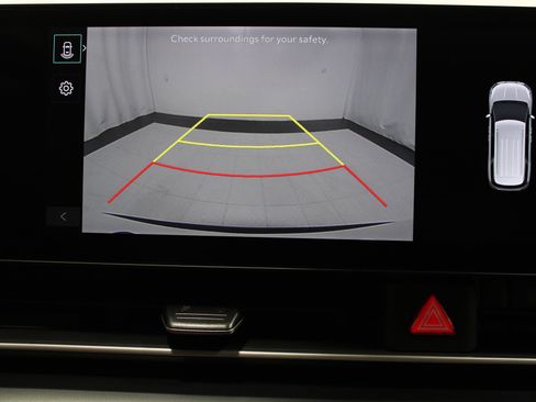 Used 2025 Kia Carnival FWD image 37